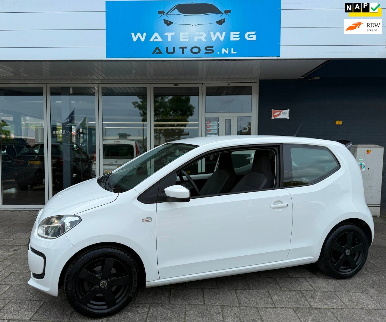 Volkswagen Up! - 1.0 move up! BlueMotion PDC|CRUISE|AIRCO|LM VELGEN - AutoWereld.nl