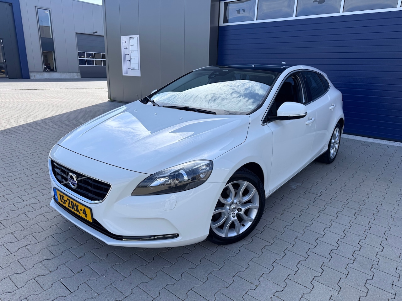 Volvo V40 - 1.6 D2 Summum nap vol opties!! - AutoWereld.nl