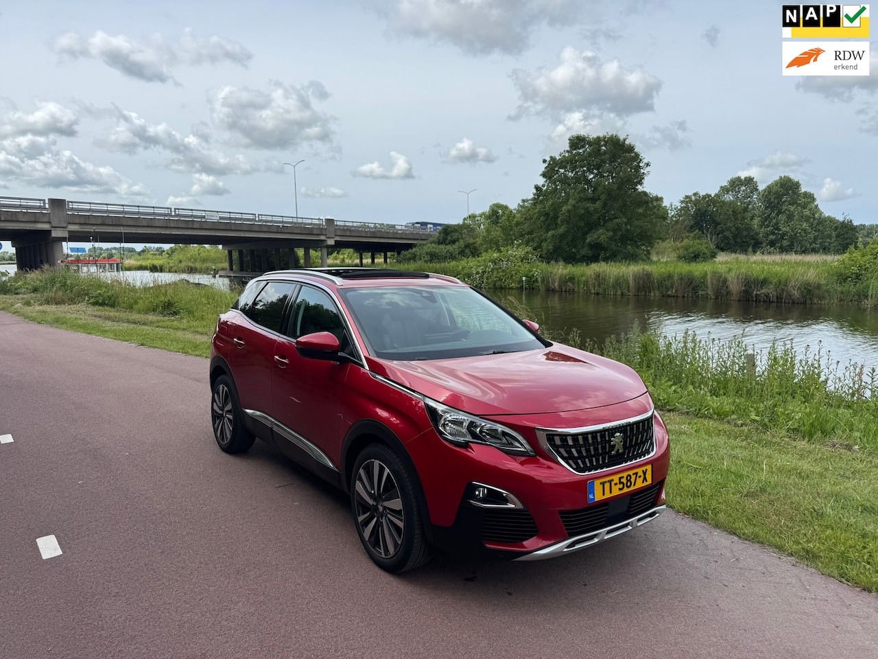 Peugeot 3008 - 1.2 PureTech Allure |Pano|Keyless|Apple Carpl.| - AutoWereld.nl