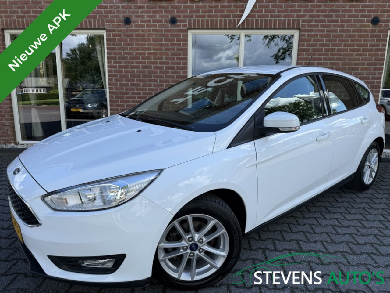 Ford Focus - 1.0 Trend Edition NAVI / AIRCO / CRUISE - AutoWereld.nl