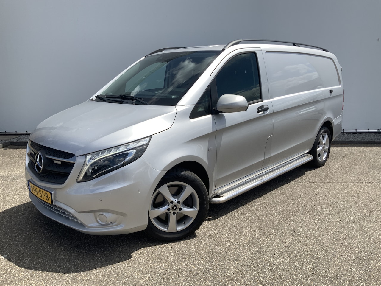 Mercedes-Benz Vito - 119 CDI Lang 4X4 Automaat Airco Camera Cruise Navi Trekhaak 2500 kg Alu Velg Side Bar Euro - AutoWereld.nl