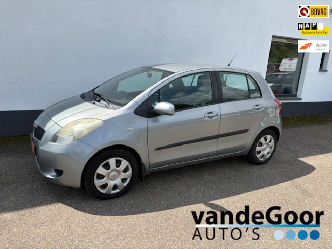 Toyota Yaris - 1.3 VVT-i Sol 1.3 VVTi Sol, '06, 5-drs, airco,trekhaak, elec. pakket ! - AutoWereld.nl