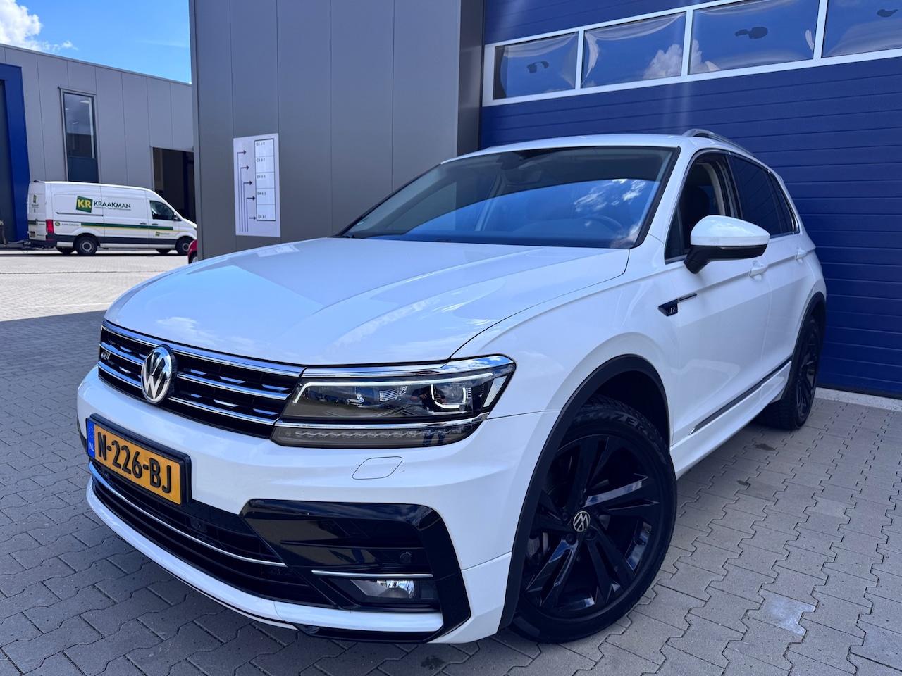Volkswagen Tiguan - 2.0 TSI 4Motion Highline Rline Automaat!! - AutoWereld.nl