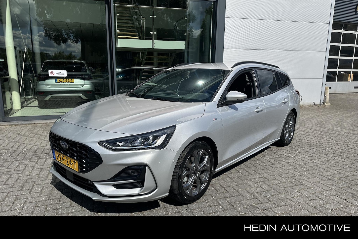Ford Focus Wagon - 1.0 EcoBoost Hybrid ST Line Adaptive Cruise | BLIS | Winter Pack | All-Season | Privacy Gl - AutoWereld.nl