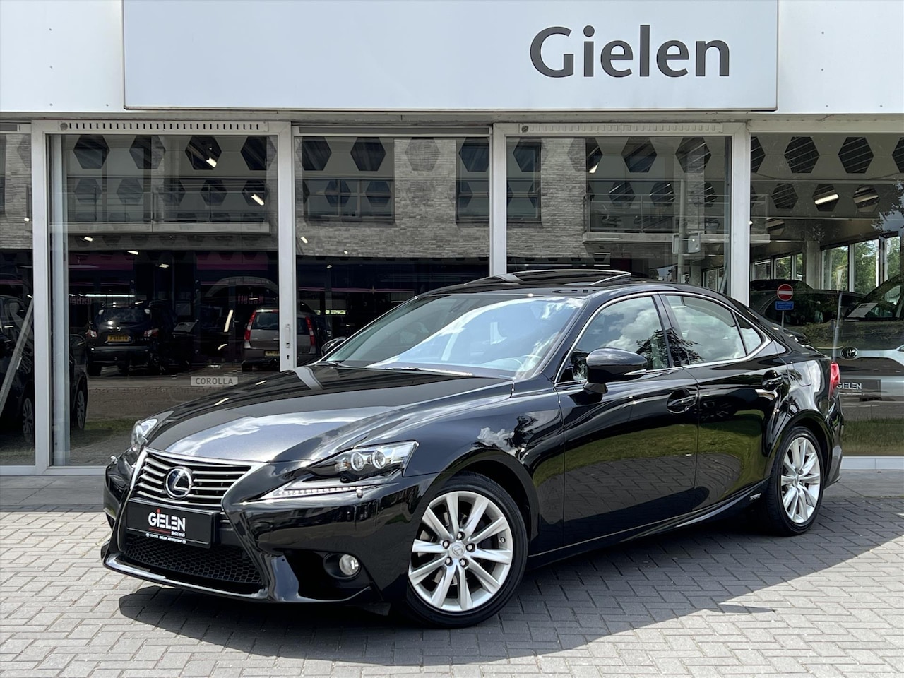Lexus IS - 300h Luxury Line | Schuifdak, Mark Levinson, Trekhaak, Geheugenfunctie, LED, Stoelverwarmi - AutoWereld.nl