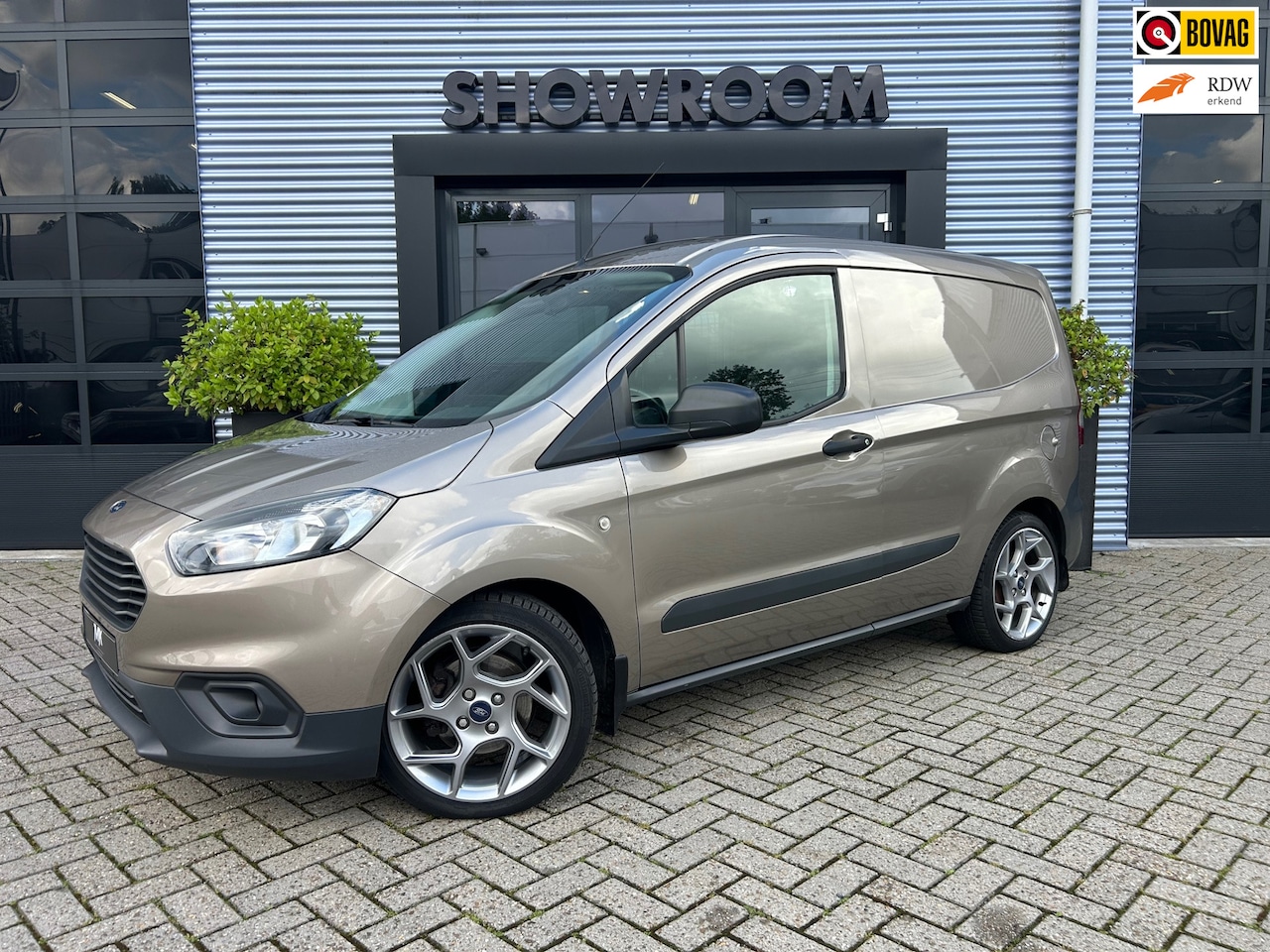 Ford Transit Courier - 1.0 Trend AIRCO|ST-VELGEN 17 INCH - AutoWereld.nl