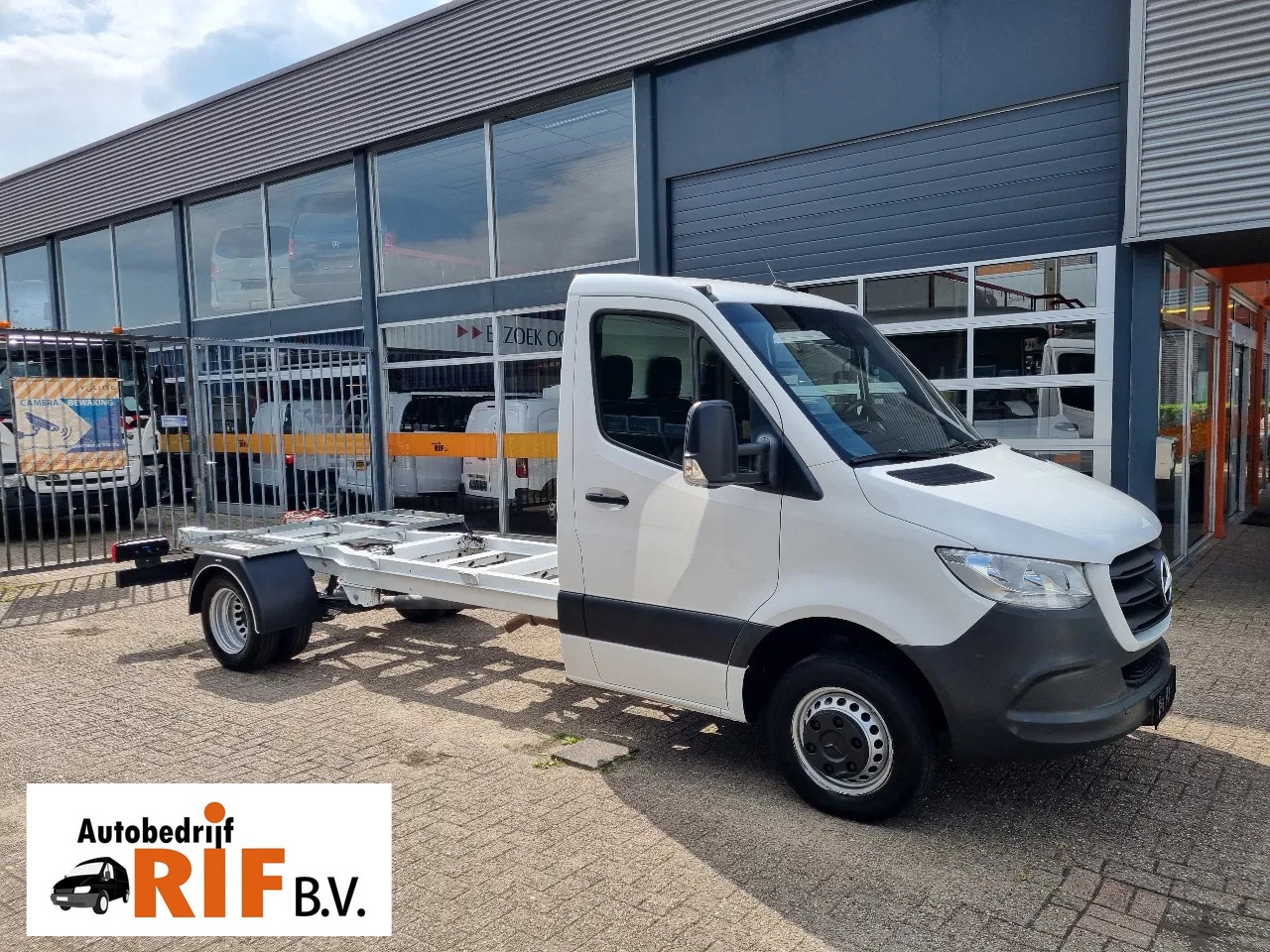 Mercedes-Benz Sprinter - 516 CDI Chassis Cabine 4.33 WB GVW 3500 kg Euro 6 - AutoWereld.nl