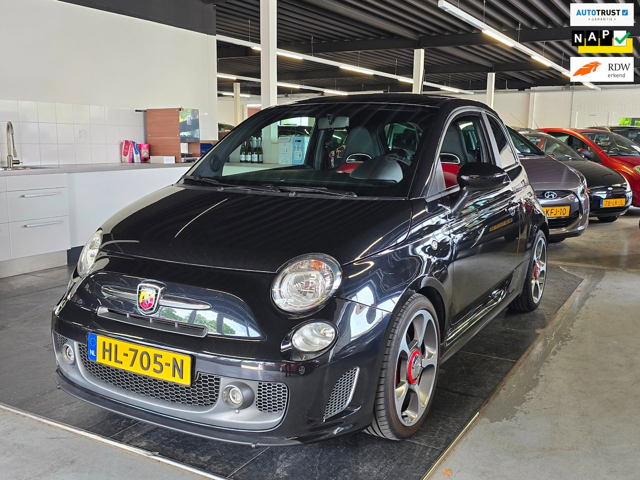 Fiat 500 Abarth - 1.4 T-Jet Turismo/LEDER/AIRCO/N.A.P/161PK/ - AutoWereld.nl