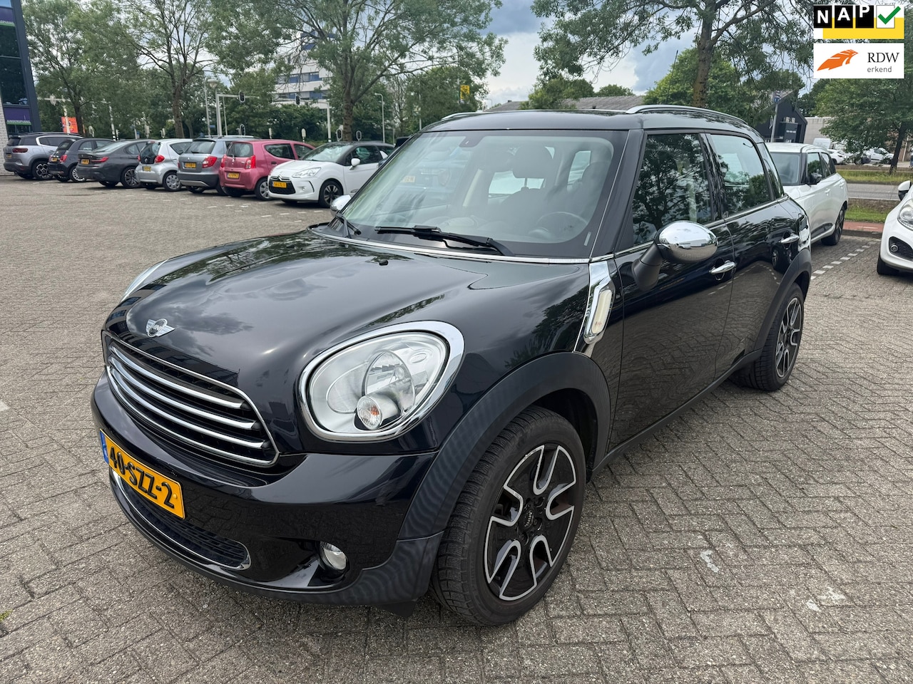 MINI Countryman - 1.6 One Pepper / APK / NAP / LAGE KMSTAND / AIRCO / BOEKJES / 2 SLEUTELS / ZEER NETTE AUTO - AutoWereld.nl