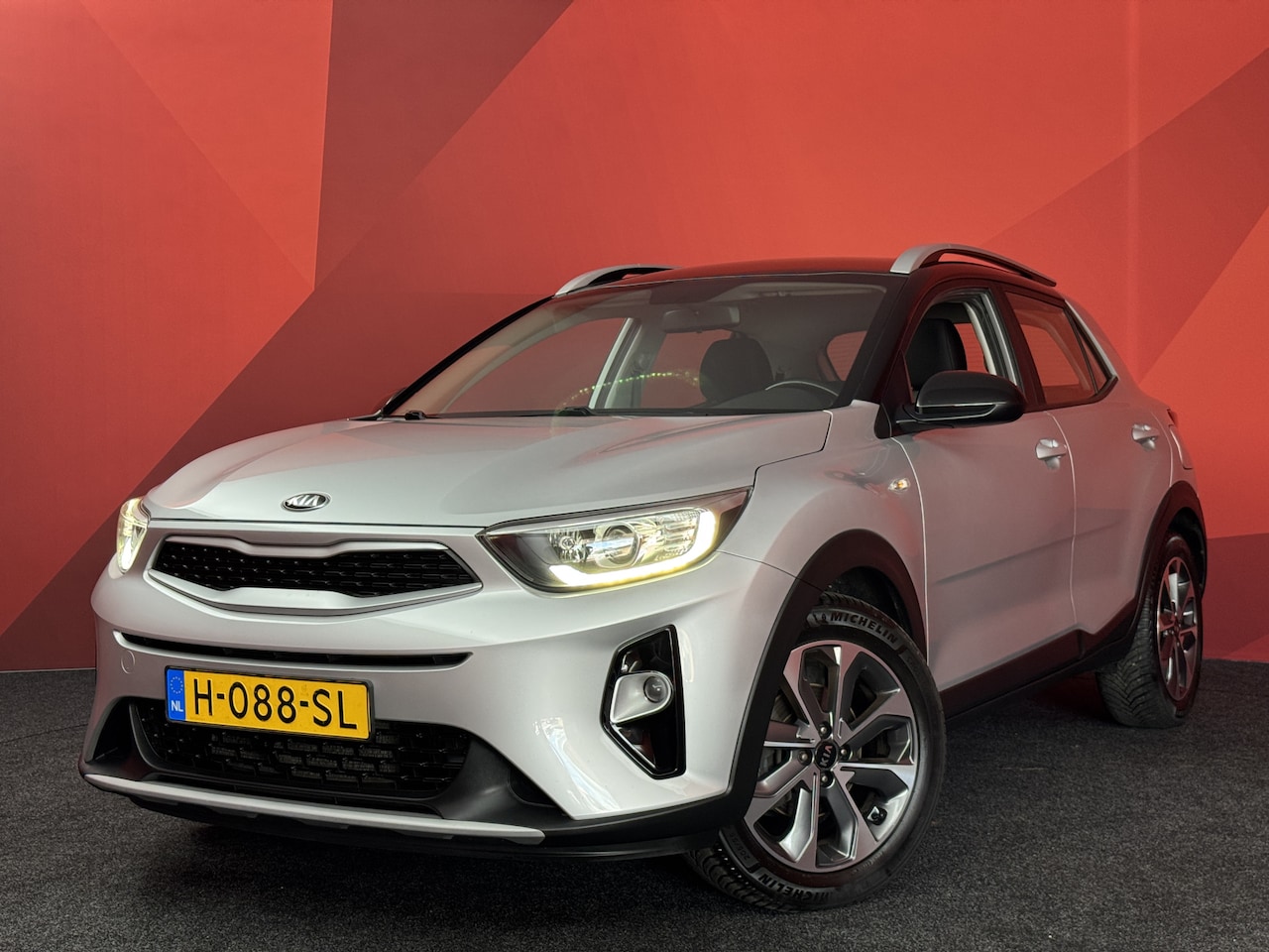 Kia Stonic - 1.0 T-GDi DynamicLine  | Rijklaar | Camera | Carplay - AutoWereld.nl