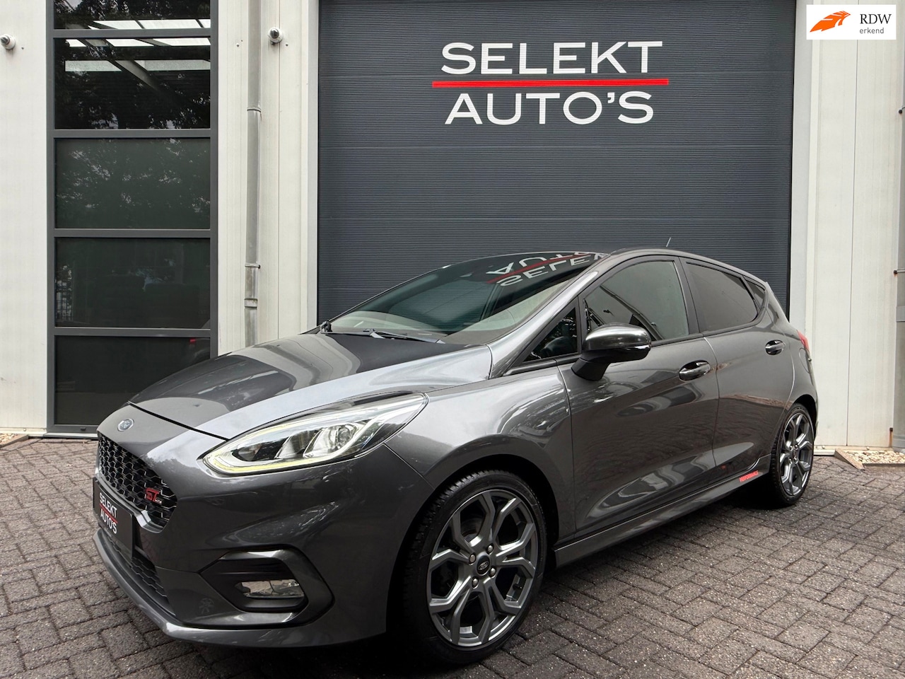 Ford Fiesta - 1.0 EcoBoost ST-Line 100 Pk Led/Apple Car Play/Android/17 Inch/Cruise/Climate/Navigatie/PD - AutoWereld.nl