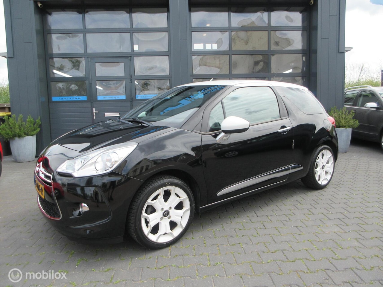 Citroën DS3 - 1.2 VTi So Chic 155dkm Airco Cruise Two Tone - AutoWereld.nl