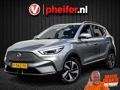 MG ZS - EV Standard Range Luxury 50 kWh SOH 89% Panoramadak/ 360 Camera/ Blindspot/ Leer/ Stoelver