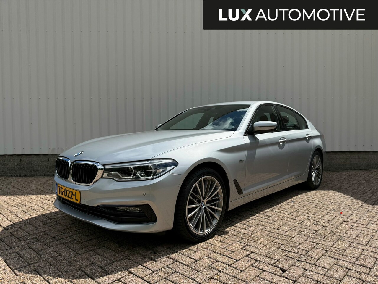 BMW 5-serie - 520i High Executive Sport Line Automaat, Leder, Camera, Navi Prof, Display Key, NAP - AutoWereld.nl