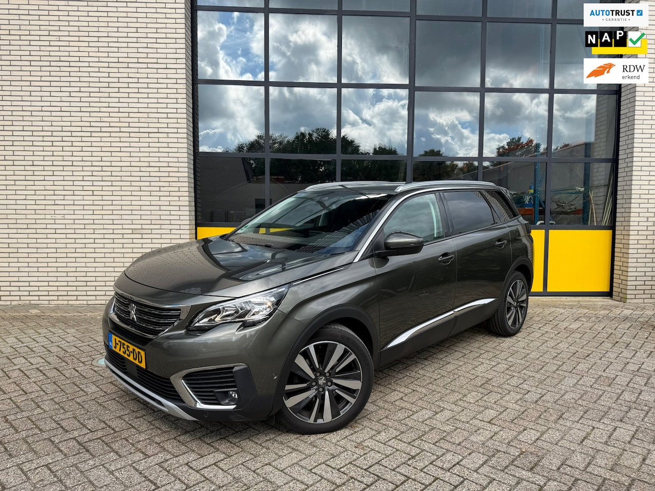 Peugeot 5008 - 1.2 PureTech Allure 1.2 PureTech Allure - AutoWereld.nl