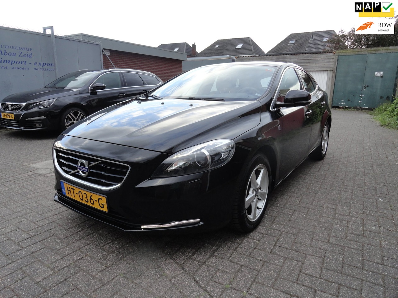 Volvo V40 - 2.0 D2 Ocean Race Business LEER NAVI CLIMA PANORAMA - AutoWereld.nl