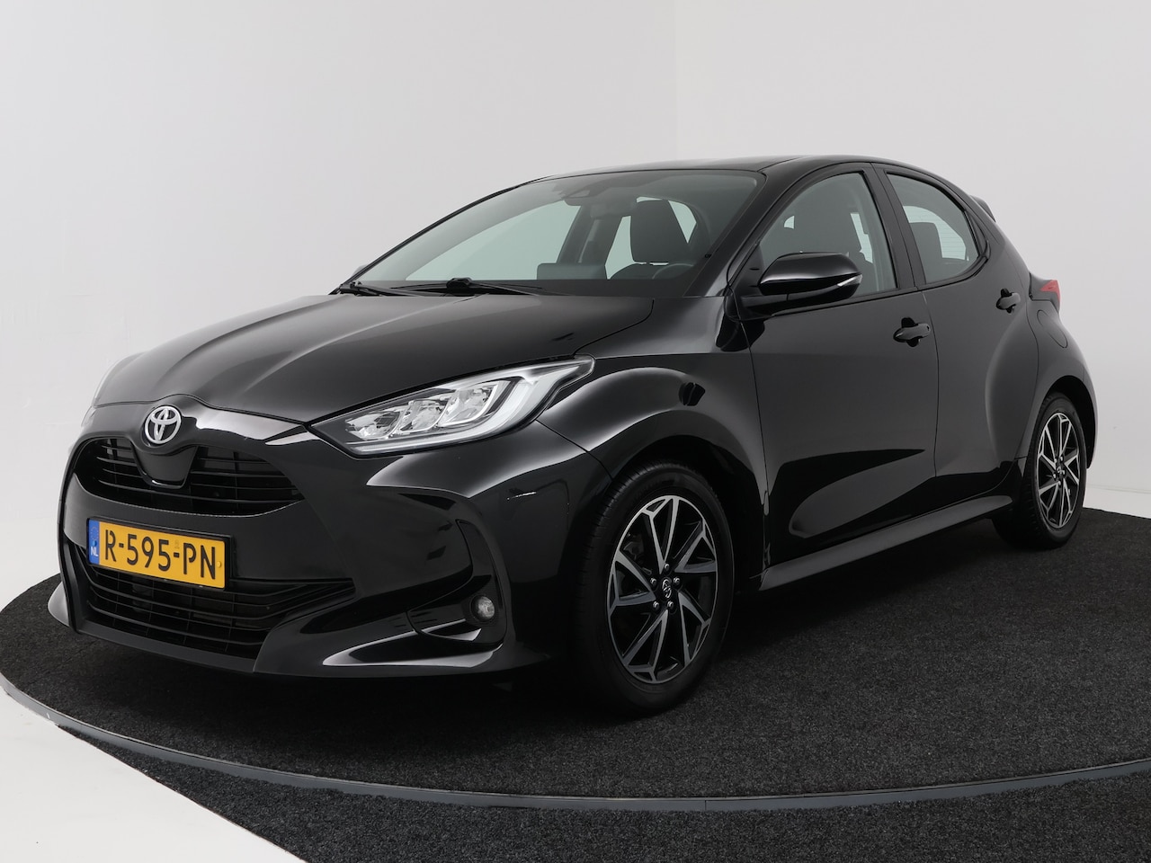 Toyota Yaris - 1.5 VVT-i Dynamic | Navigatie | Apple Carplay/Android Auto | Camera | Airco | LM Velgen | - AutoWereld.nl
