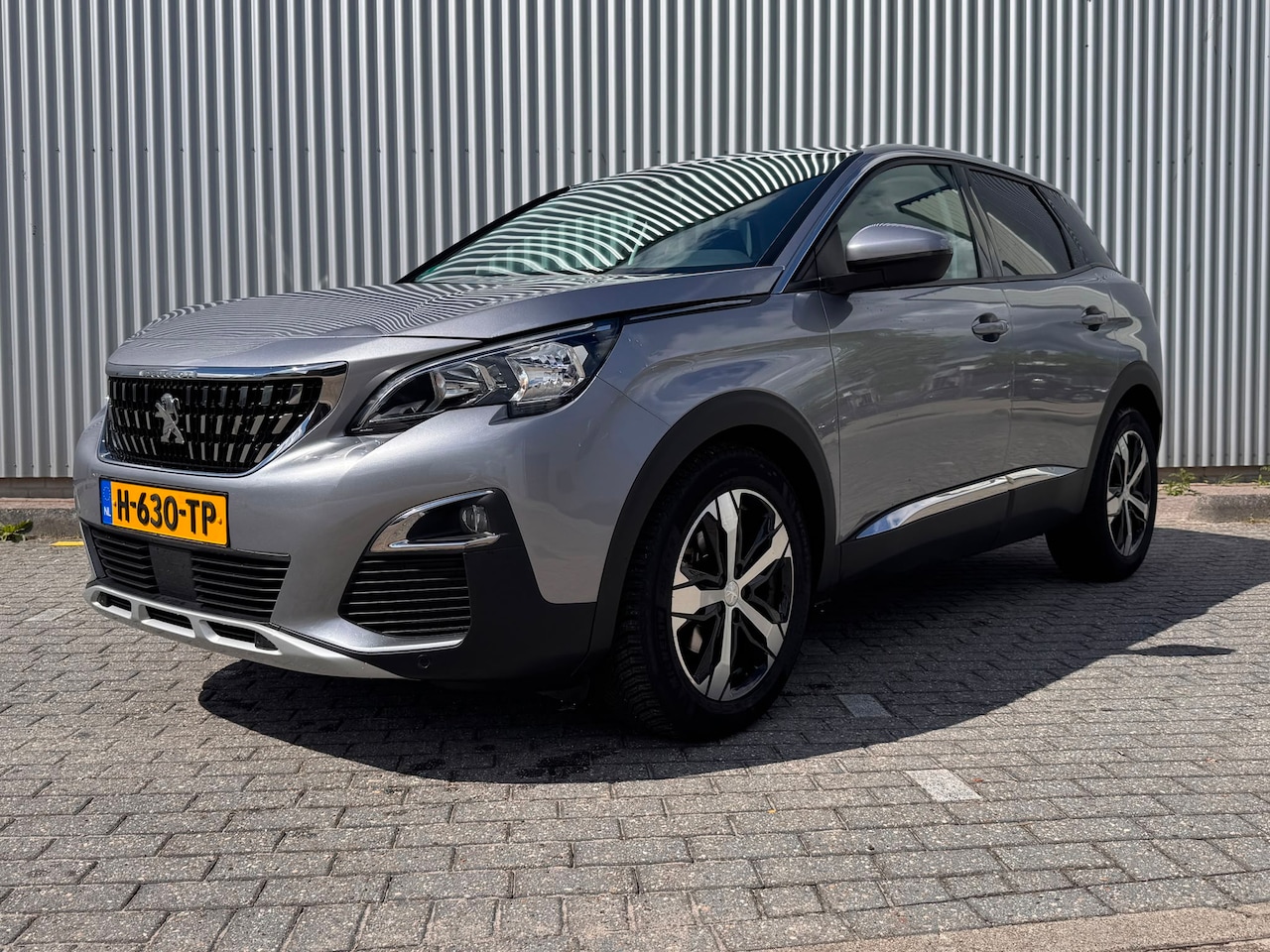 Peugeot 3008 - 130 PK Automaat | Trekhaak | Navigatie | Parkeersensoren voor en achter | Apple Carplay / - AutoWereld.nl