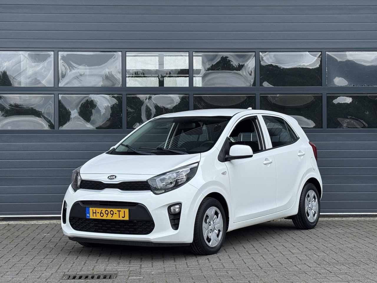Kia Picanto - 1.0 MPI COMFORTPLUSLINE I P-CAMERA I CRUISE CONTROL I APPLE CARPLAY - AutoWereld.nl