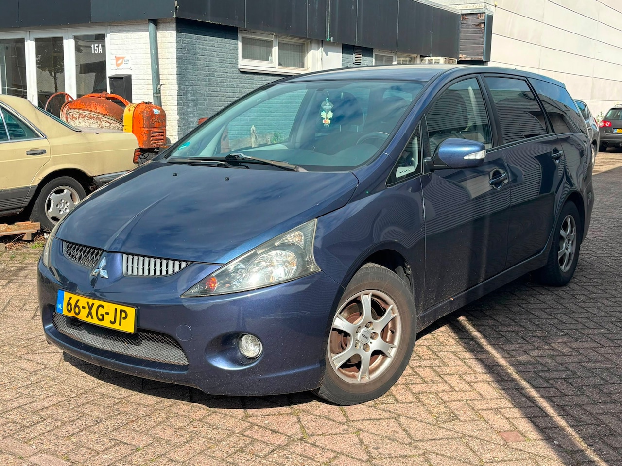 Mitsubishi Grandis - 2.4-16V Intense / Rijdt perfect / Export / Koopje - AutoWereld.nl