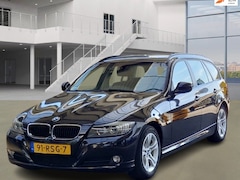 BMW 3-serie Touring - 318i AUT PANO NAVI PSENSOR LEDER CRUISE TREKHAAK 2 X SLEUTELS