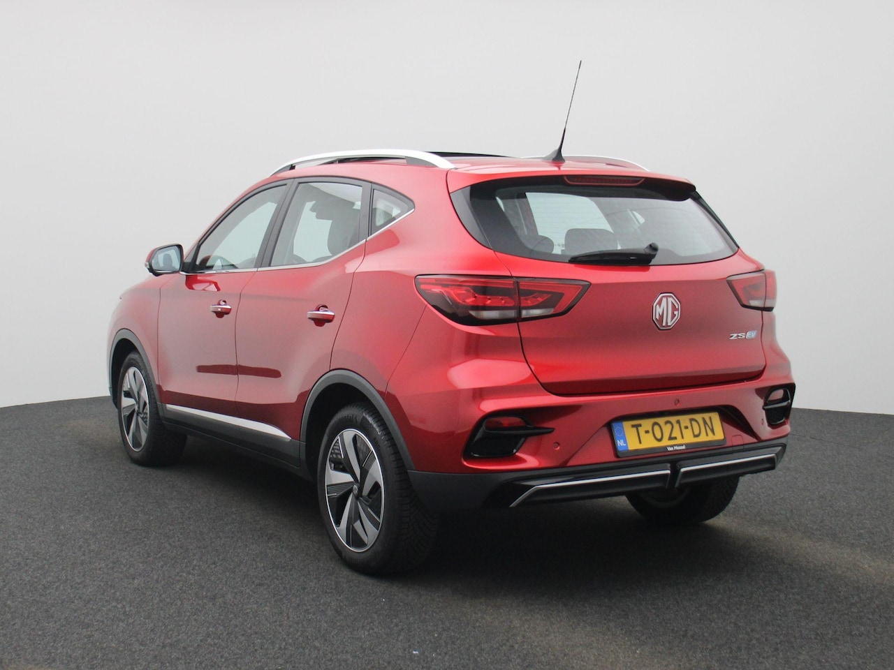 MG ZS - EV Long Range Luxury 70 kWh | 1e-EIG. | WLTP 440 KM |  elektrisch glazen panorama-dak | 17 - AutoWereld.nl