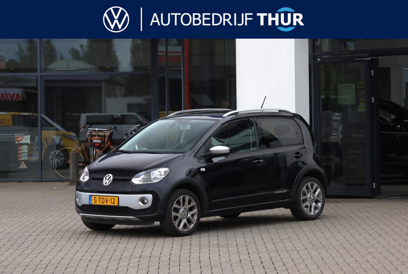 Volkswagen Up! - 1.0 cross up! BlueMotion 1.0 cross up! BlueMotion 75PK / 55kW, 1e eigenaar nieuw door ons geleverd en onderhouden, - AutoWereld.nl