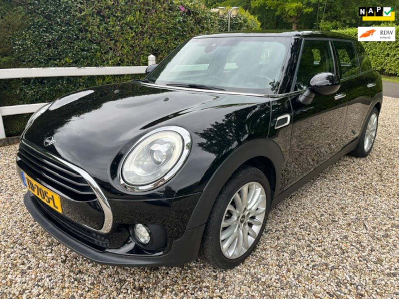 MINI Clubman - 1.5 Cooper Automaat Business Edition - AutoWereld.nl