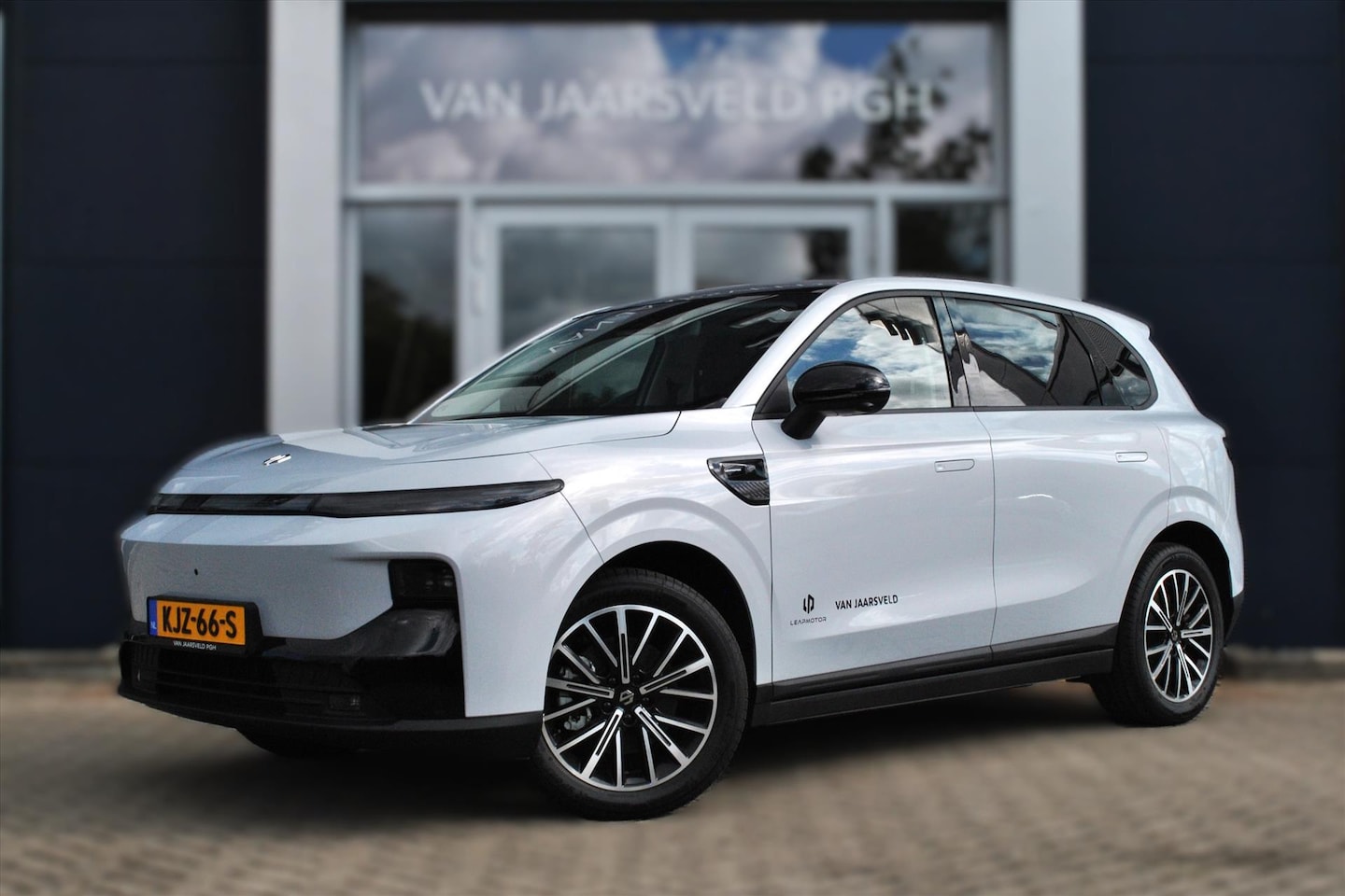 Leapmotor B10 - EV 67,1 kWh 218pk Design - AutoWereld.nl