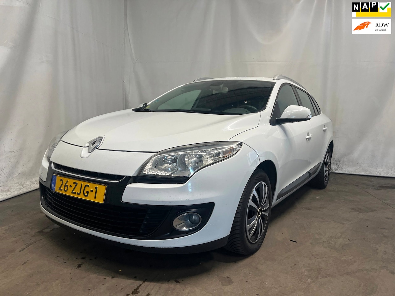 Renault Mégane Estate - 1.5 dCi Expression - Schade - AutoWereld.nl