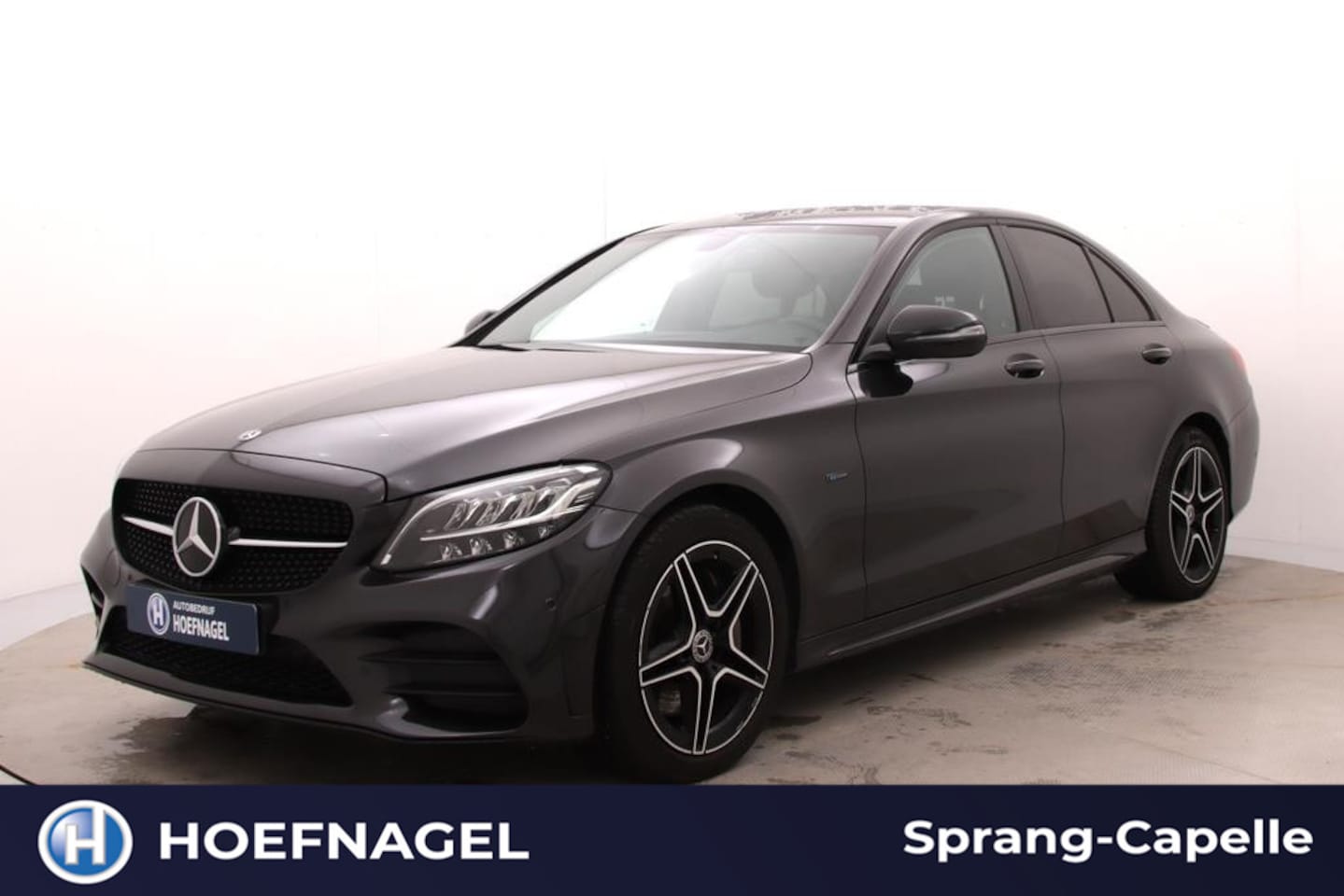 Mercedes-Benz C-klasse - 300e AMG | Trekhaak | Adaptive Cruise | Sfeerverlichting | Camera | Stoelverw. | - AutoWereld.nl