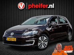 Volkswagen e-Golf - e-Golf 136pk SOH 81% Virtual cockpit/ Warmtepomp/ Navigatie/ Carplay/ Camera/ Full led/ DY