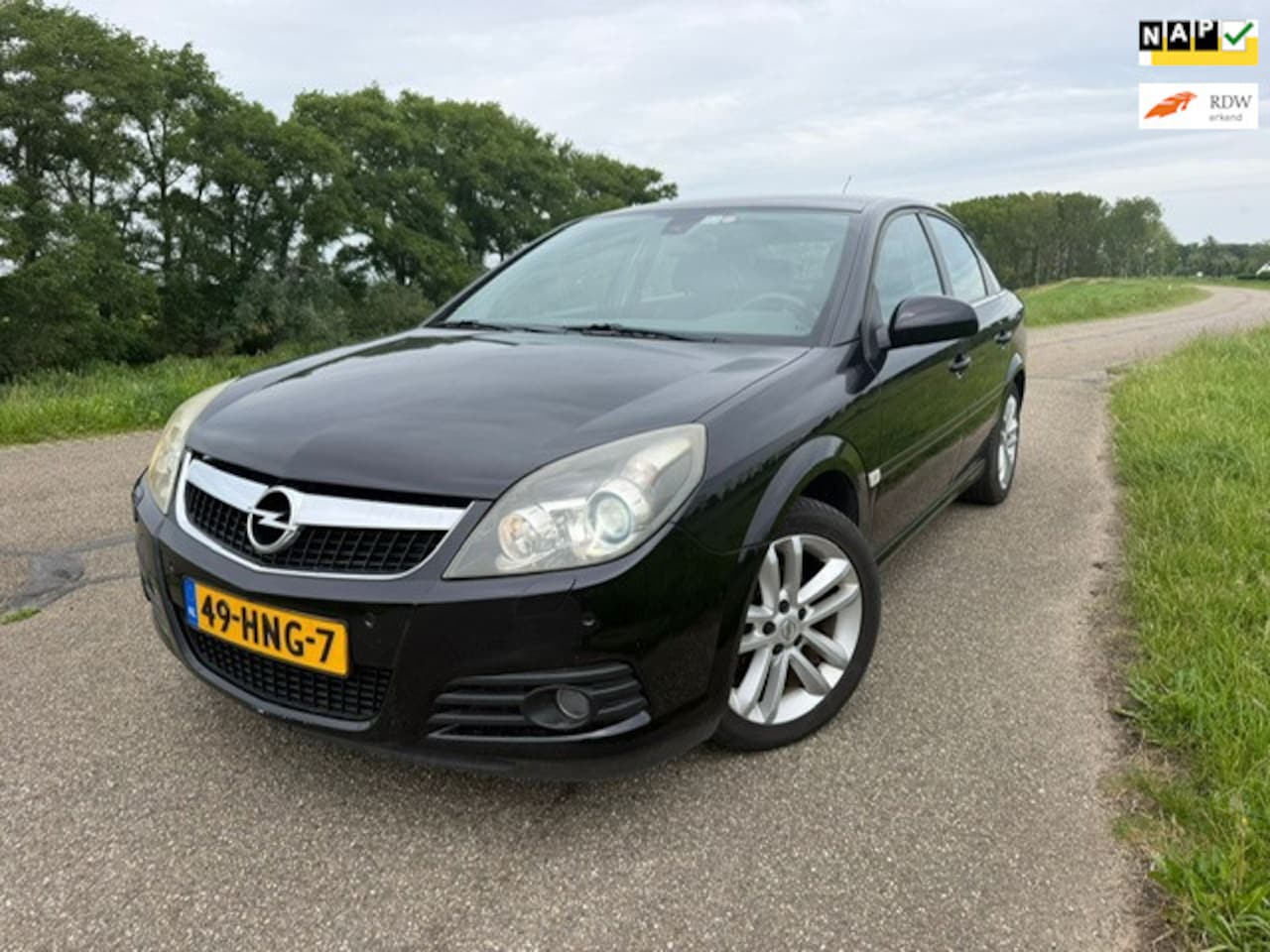 Opel Vectra GTS - 2.2-16V Executive clima navi 196261 km nap bj 2009 nieuwe apk - AutoWereld.nl