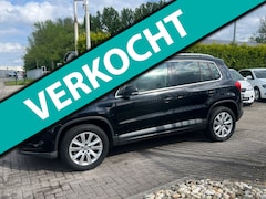 Volkswagen Tiguan - 2.0 TSI Sport&Style 4Motion # Trekhaak # Airco