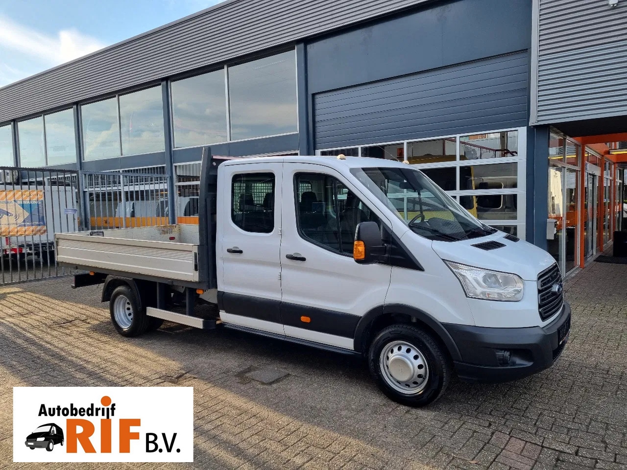 Ford Transit - 2.0 TDCI 170 PK Open laadbak DC 6 Zits Euro 6 - AutoWereld.nl