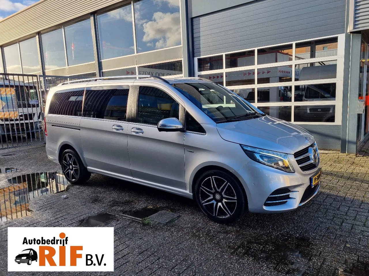 Mercedes-Benz V-klasse - V 250 D Dubbele Cabine AMG Euro 6 Elektrische deuren - AutoWereld.nl