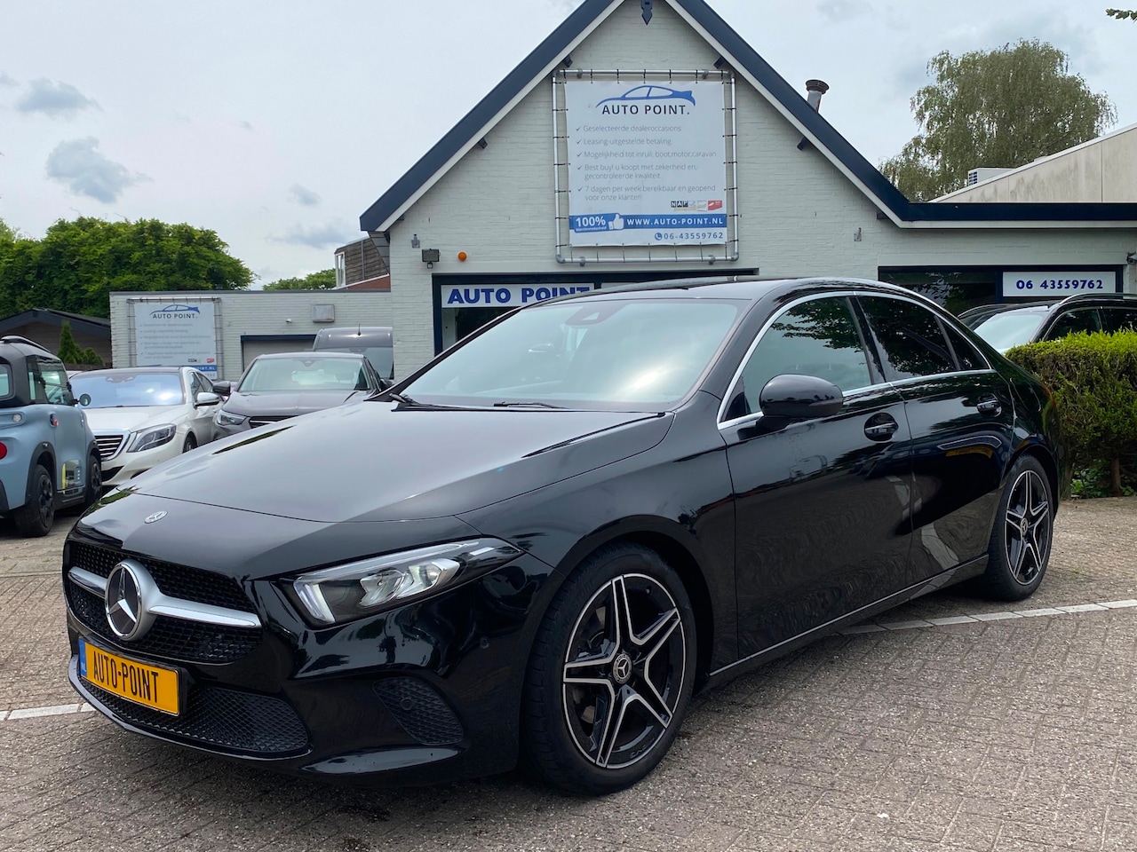 Mercedes-Benz A-klasse - 200 AUTOMAAT/WIDESCREEN/CAMERA/18INCH AMG - AutoWereld.nl