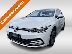 Volkswagen Golf - 1.4 eHybrid 204pk Style DSG Automaat App-connect / Parkeersensoren / Best. stoel el. verst