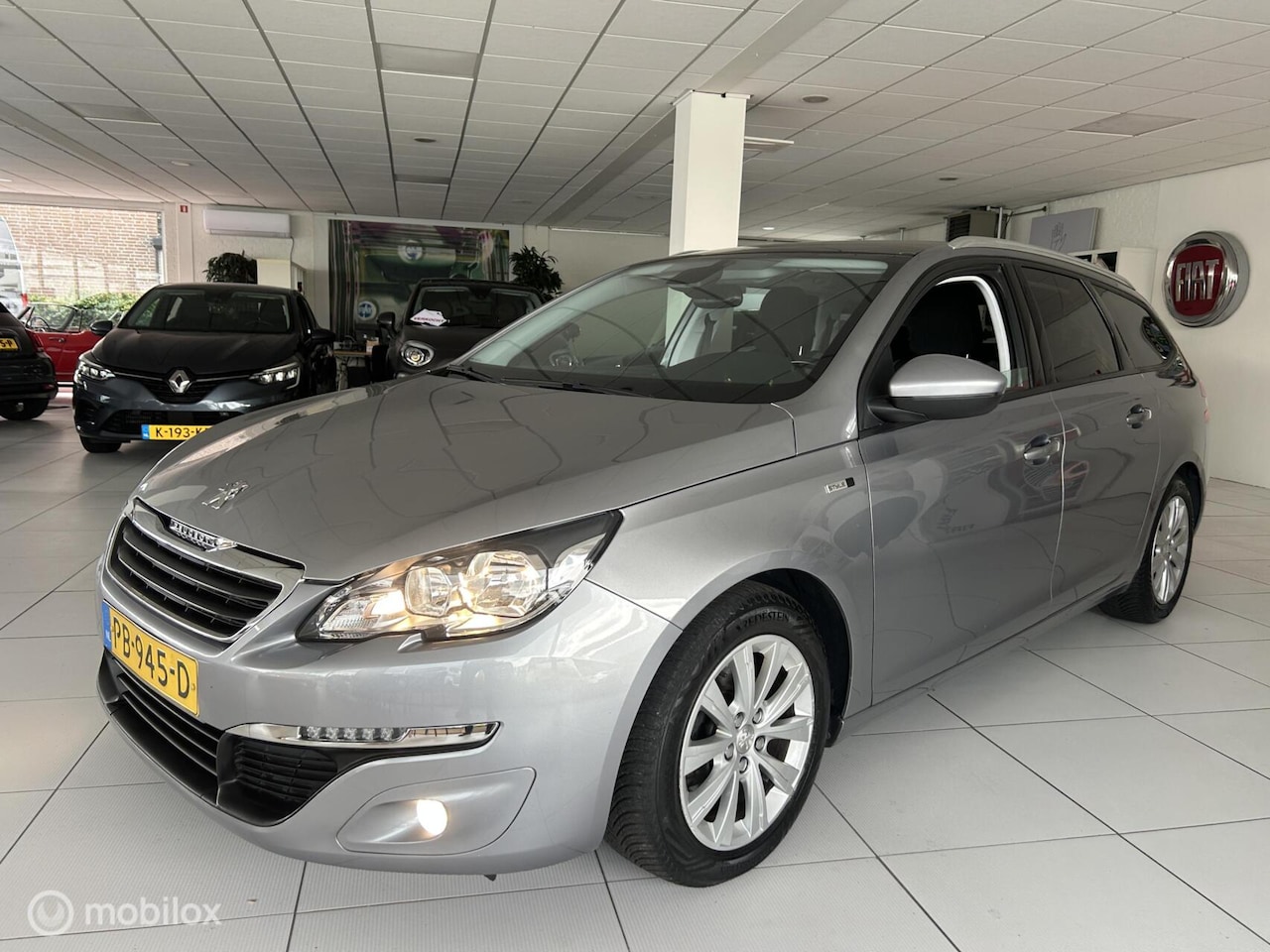 Peugeot 308 SW - 1.2 110pk Style Distributie vervangen - AutoWereld.nl