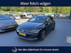 Volkswagen Golf - 1.5 eTSI 150pk Style DSG / Navigatie / Stoelverwarming / IQ Light / Camera