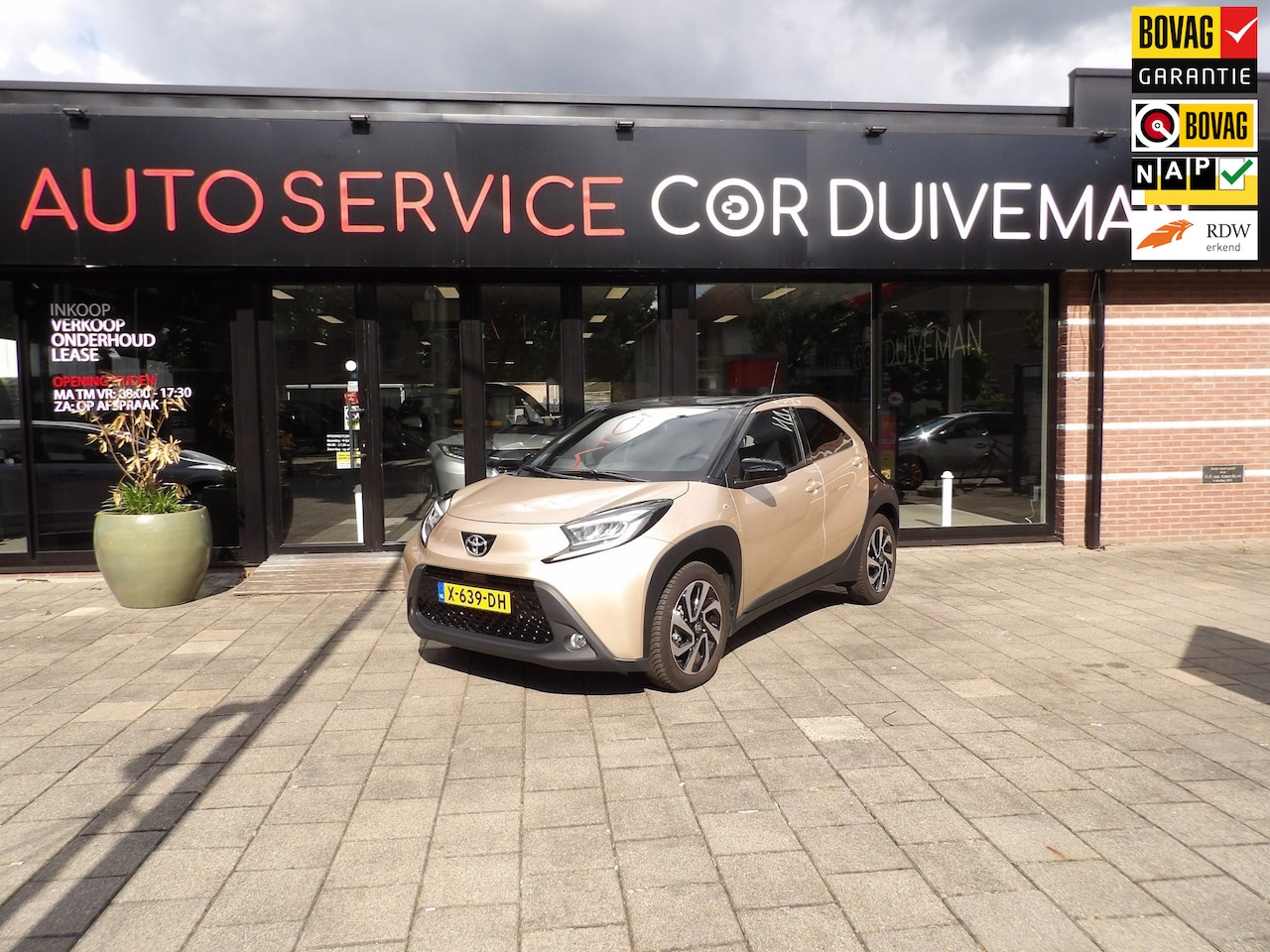 Toyota Aygo X - 1.0 VVT-i S-CVT Pulse EERSTE EIGENAAR NIEUW GELEVERD VOLLEDIG ONDERHOUDEN INCL AFLEVERING - AutoWereld.nl