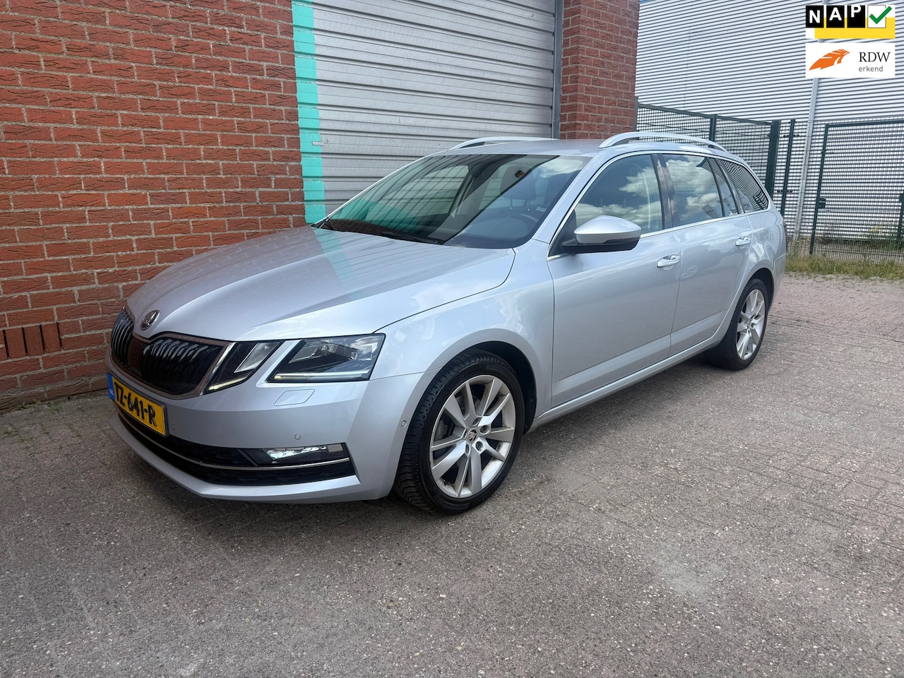 Skoda Octavia Combi - 1.0 TSI Greentech Style Business automaat NAV. Bj:2018 NAP! - AutoWereld.nl