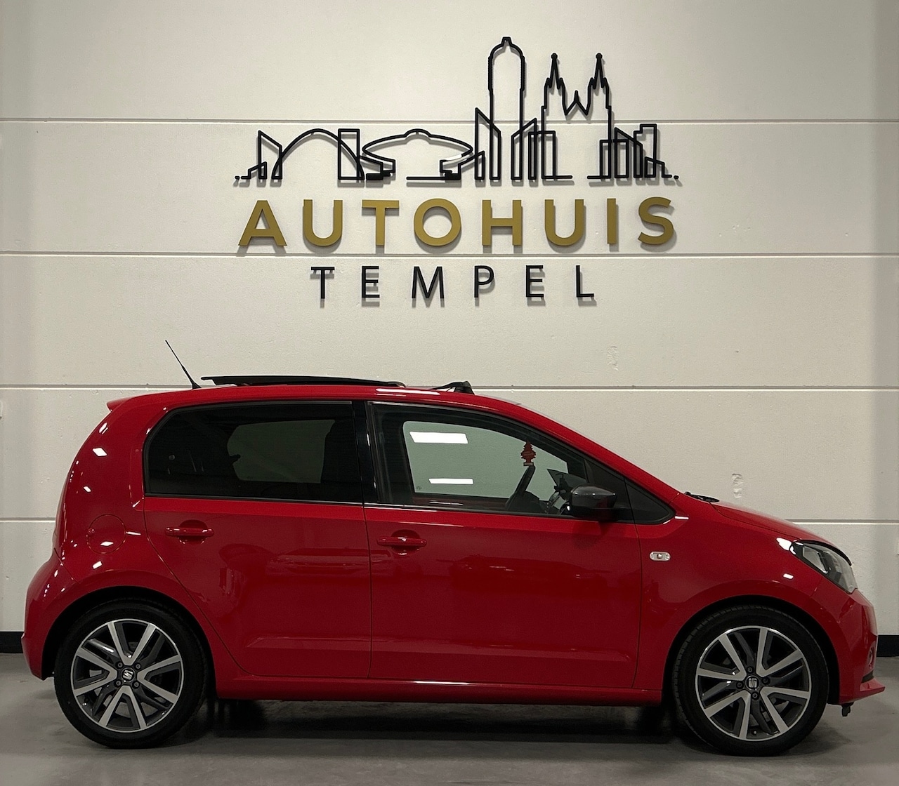 SEAT Mii - 1.0 FR Connect Nap Automaat Fr Line Pdc Panoramadak Leder 5Deurs Stoelverwarming Lm Velgen - AutoWereld.nl