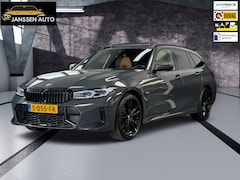 BMW 3-serie Touring - 330e M-Sport | Dravitgrau | Kuipstoelen |SOH 92% | Pano | NL Auto | Fabrieksgarantie | Top