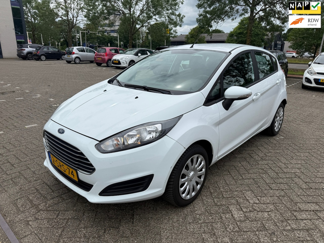 Ford Fiesta - 1.0 Style / APK / AIRCO / NAP / BOEKJES / TWEE SLEUTELS / ZEER NETTE AUTO!!! - AutoWereld.nl