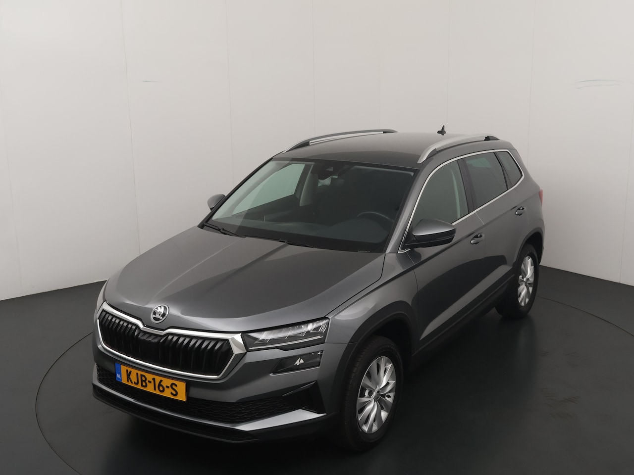 Skoda Karoq - 1.5 TSI ACT Business Edition | Camera | Navi | Clima | Cruise | Apple Carplay | LED | Pr. - AutoWereld.nl