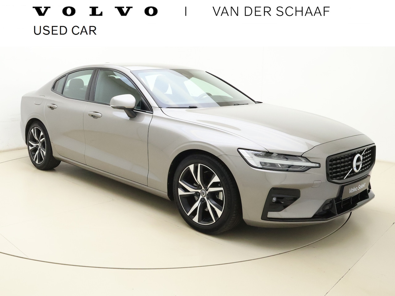 Volvo S60 - B4 211pk Automaat R-Design | Trekhaak | H&K | Leder Sportstoelen | Memory | Verwarmde stoe - AutoWereld.nl