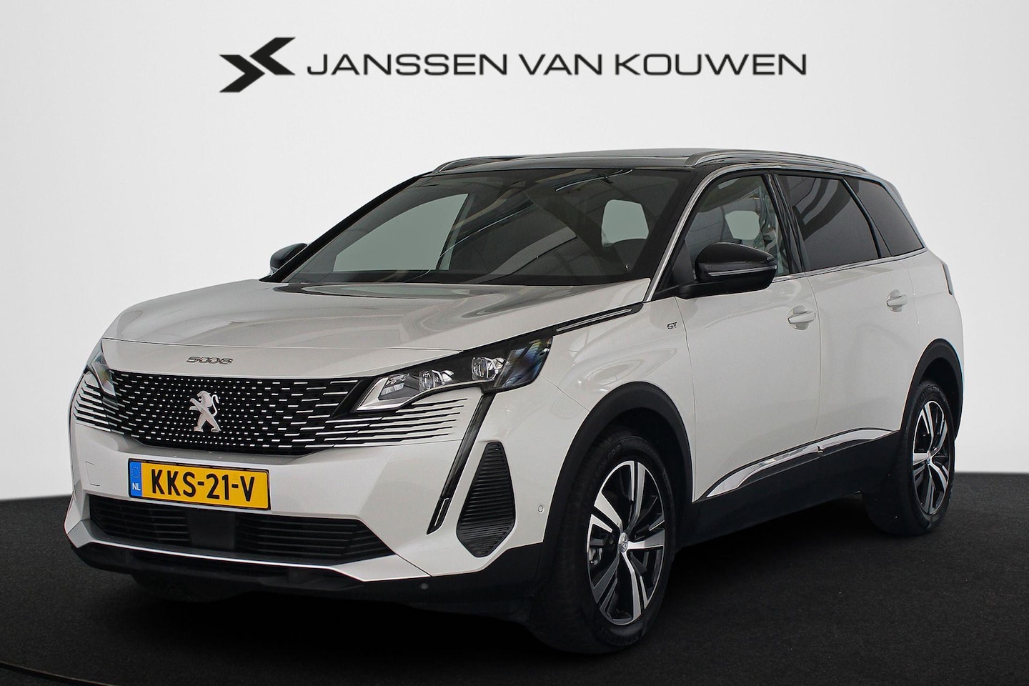 Peugeot 5008 - 1.2 Hybrid 136 GT 7p. Panoramadak Stoelverwarming Camera Apple CarPlay - AutoWereld.nl