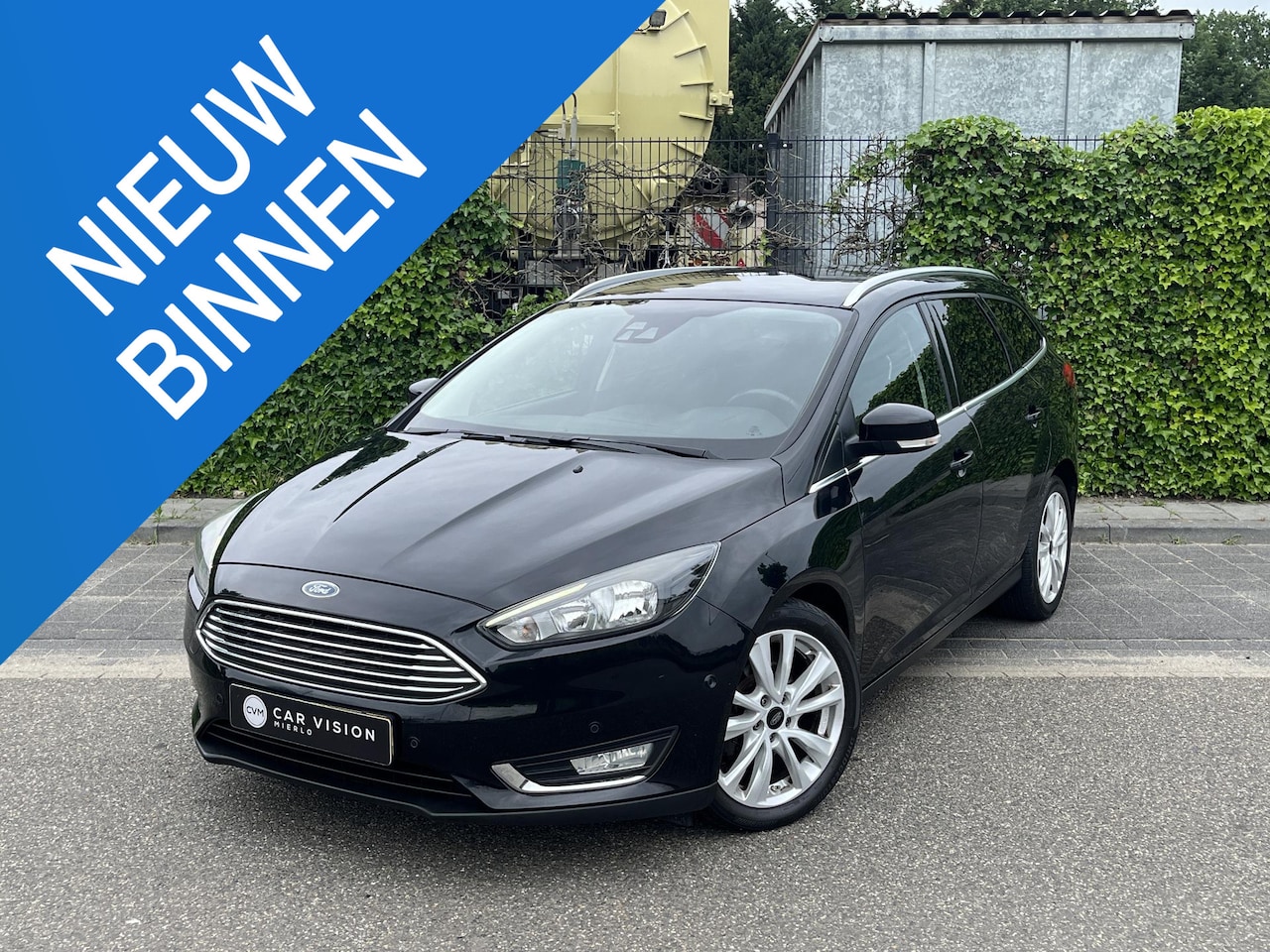 Ford Focus Wagon - 1.0 Titanium * Navi * Nieuwe Distr. * Garantie - AutoWereld.nl