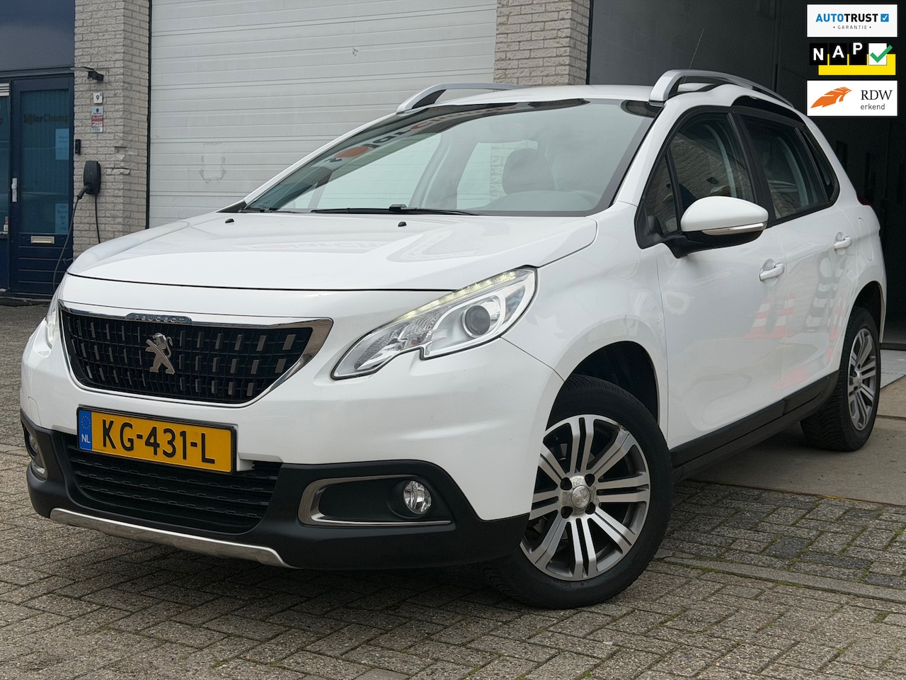 Peugeot 2008 - 1.2 PureTech Blue Lion/ AUTOMAAT/ nap/ 2e EIG/ dealeronderhouden/ 1jaar apk/ zeer nette au - AutoWereld.nl